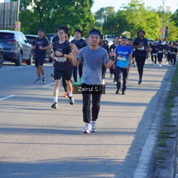 Runner Photo 1618408