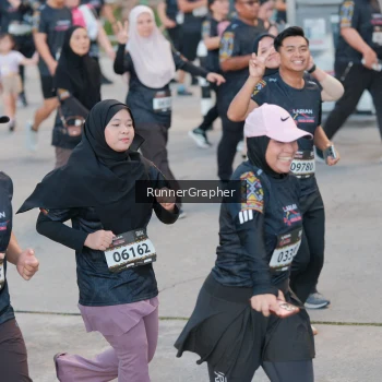 Runner Photo 1618494