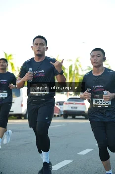 Runner Photo 1618629