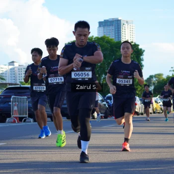 Runner Photo 1618638