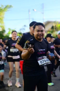Runner Photo 1618993