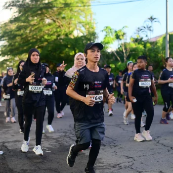 Runner Photo 1619248