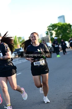 Runner Photo 1620104