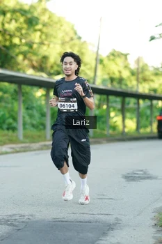 Runner Photo 1620155