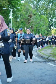 Runner Photo 1620157