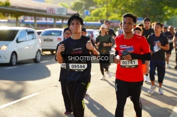 Runner Photo 1620210