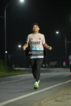 Runner Photo 1620593