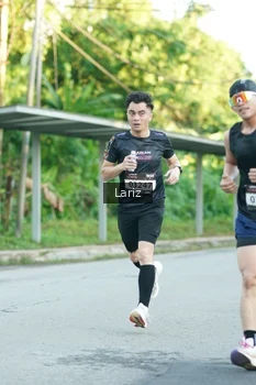 Runner Photo 1620615