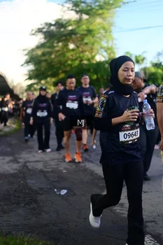 Runner Photo 1620636