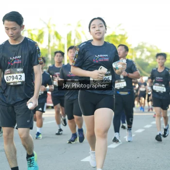 Runner Photo 1621201
