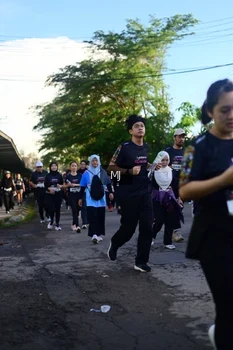 Runner Photo 1621215