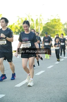 Runner Photo 1621292