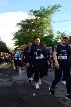 Runner Photo 1621330