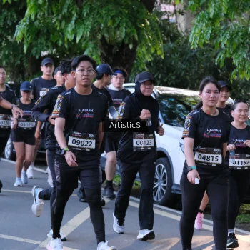 Runner Photo 1621438