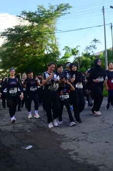 Runner Photo 1621646