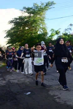 Runner Photo 1621690