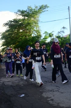 Runner Photo 1621699