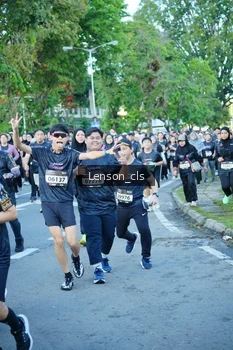 Runner Photo 1621771
