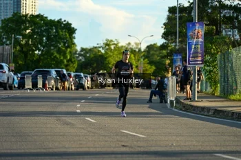 Runner Photo 1621975