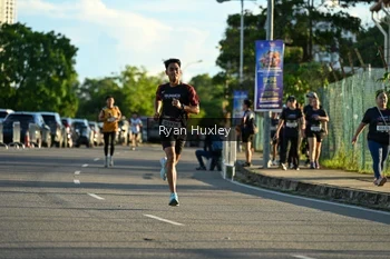 Runner Photo 1622083