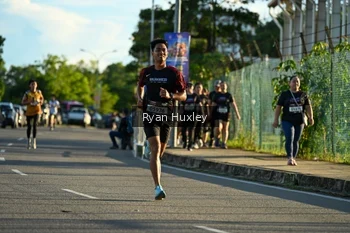 Runner Photo 1622100