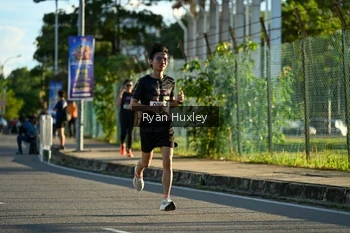 Runner Photo 1622443