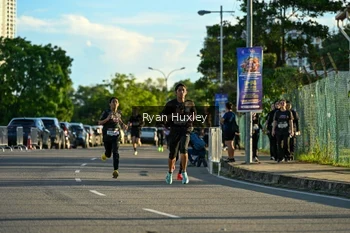 Runner Photo 1622523