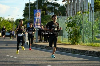 Runner Photo 1622536