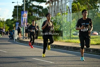 Runner Photo 1622544
