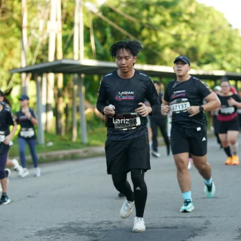 Runner Photo 1622719