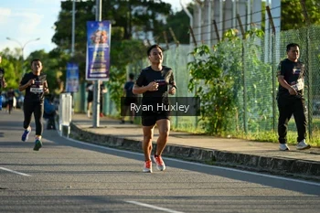 Runner Photo 1623023