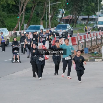 Runner Photo 1623251