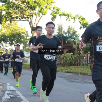 Runner Photo 1623255