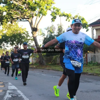 Runner Photo 1623282