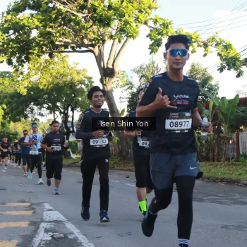 Runner Photo 1623340