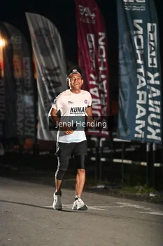 Runner Photo 1623593