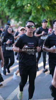 Runner Photo 1623983