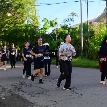 Runner Photo 1624164