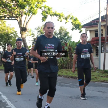 Runner Photo 1624179