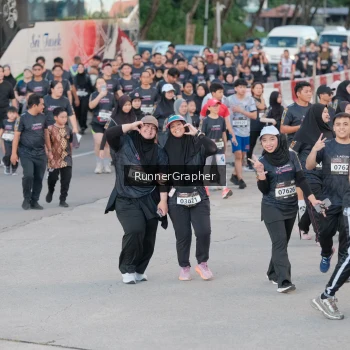Runner Photo 1624200