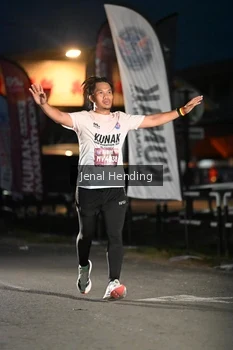 Runner Photo 1624202