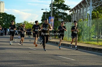 Runner Photo 1624249