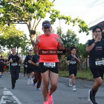 Runner Photo 1624339