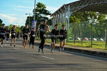 Runner Photo 1624349
