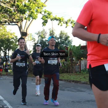 Runner Photo 1624360