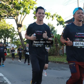 Runner Photo 1624389