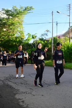 Runner Photo 1624416
