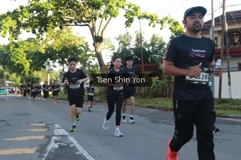 Runner Photo 1625004