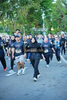 Runner Photo 1625084