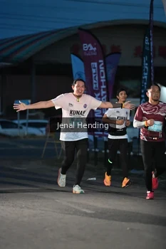 Runner Photo 1625359